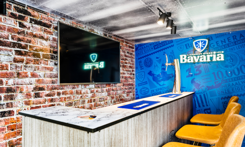 Bavaria bar in de Studio PSV bus